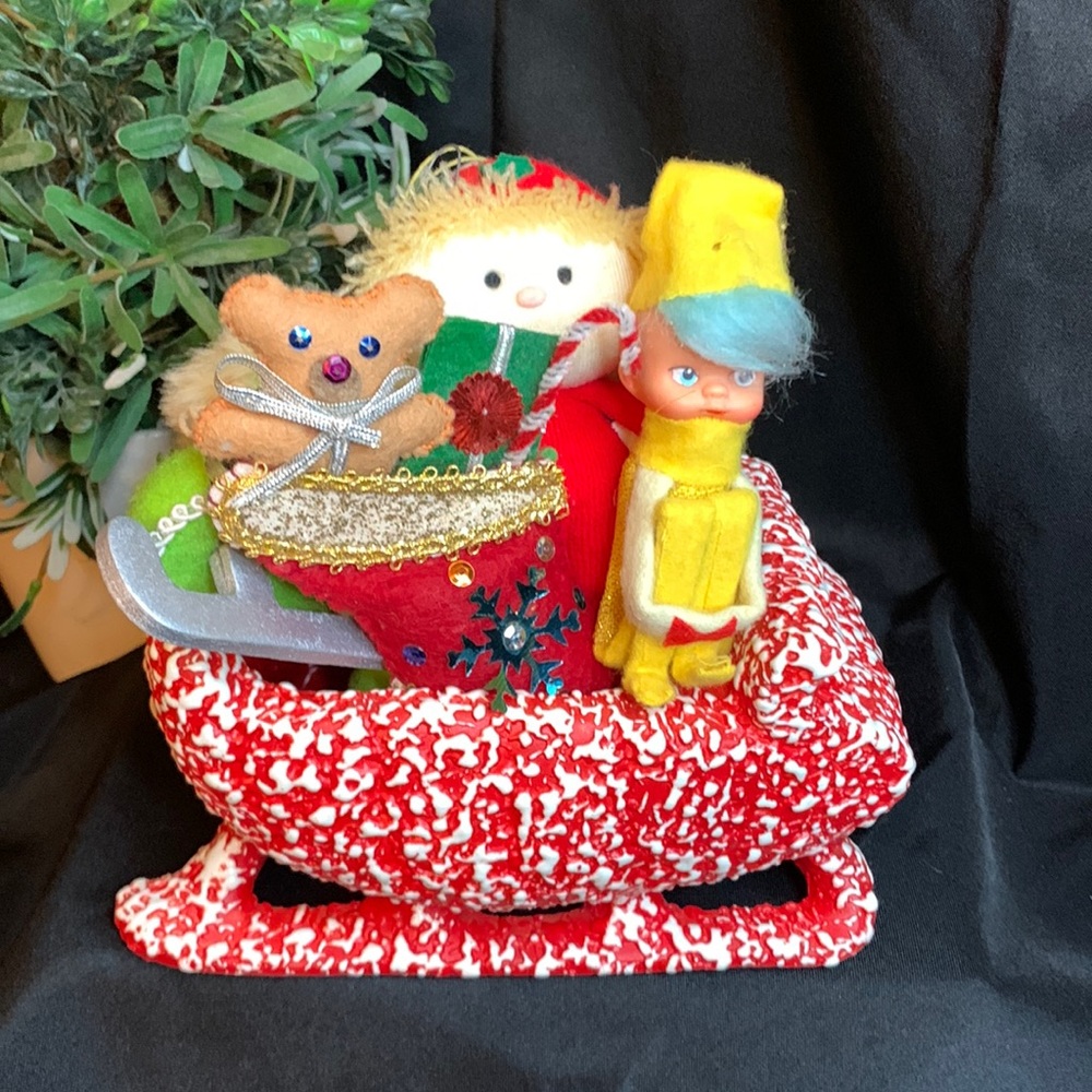 Vintage 1950’s ceramic Stanford Sebring Company red spatterware sleigh planter